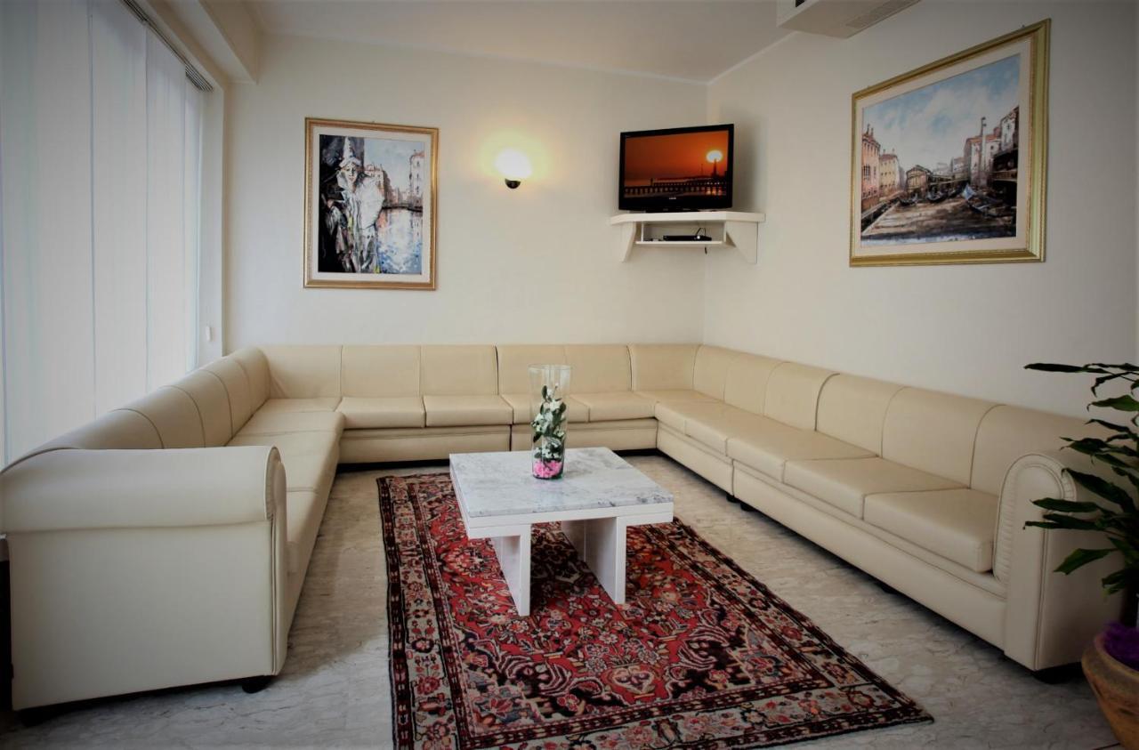 Hotel Torino Τζεσόλο Λίντο Εξωτερικό φωτογραφία